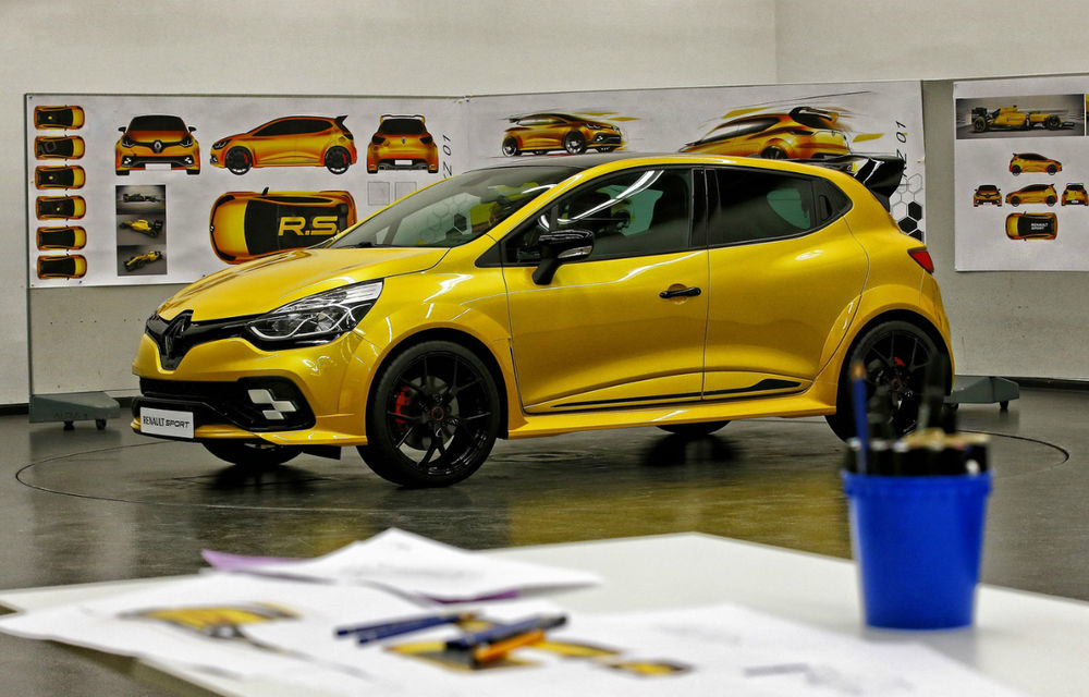 Renault pregătește Clio RS 16, primul Clio dedicat colecționarilor: 275 CP, doar 500 de exemplare produse și preț de 40.000 de euro - Poza 2