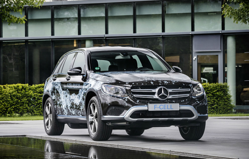 Mercedes GLC F-Cell: primul hibrid din lume alimentat cu hidrogen care are și baterie cu încărcare la priză - Poza 2