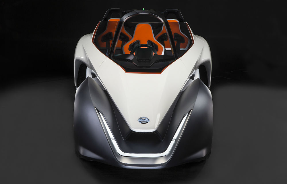 Nissan se joacă încă o dată cu imaginația noastră: Bladeglider este o sportivă electrică inspirată cu o aerodinamică de invidiat - Poza 2