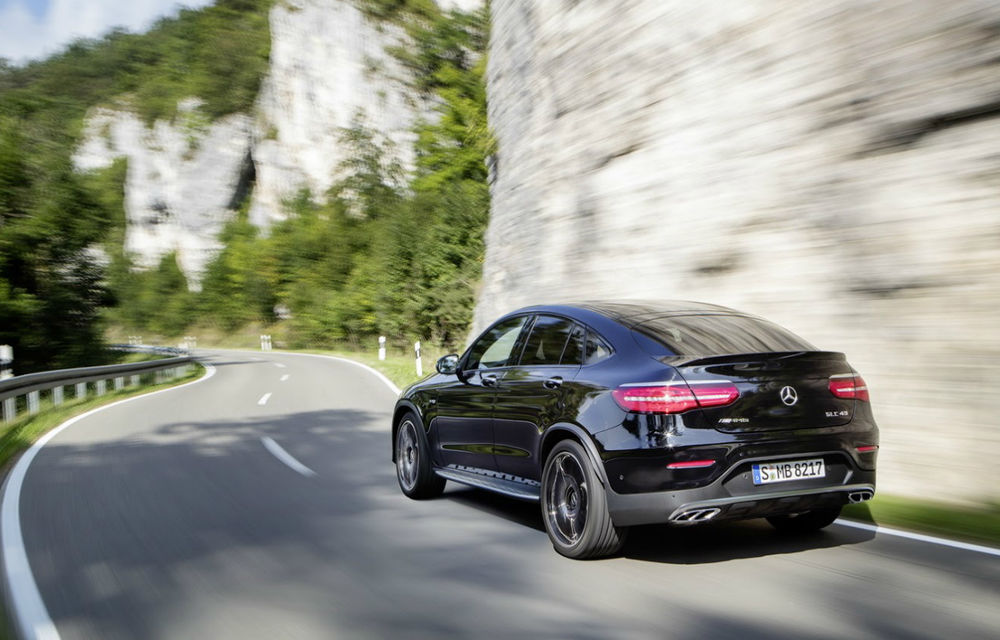 Rivalul lui BMW X4 M40i este aici: Mercedes GLC 43 AMG Coupe accelerează de la 0-100 km/h la fel de repede, în 4.9 secunde - Poza 2