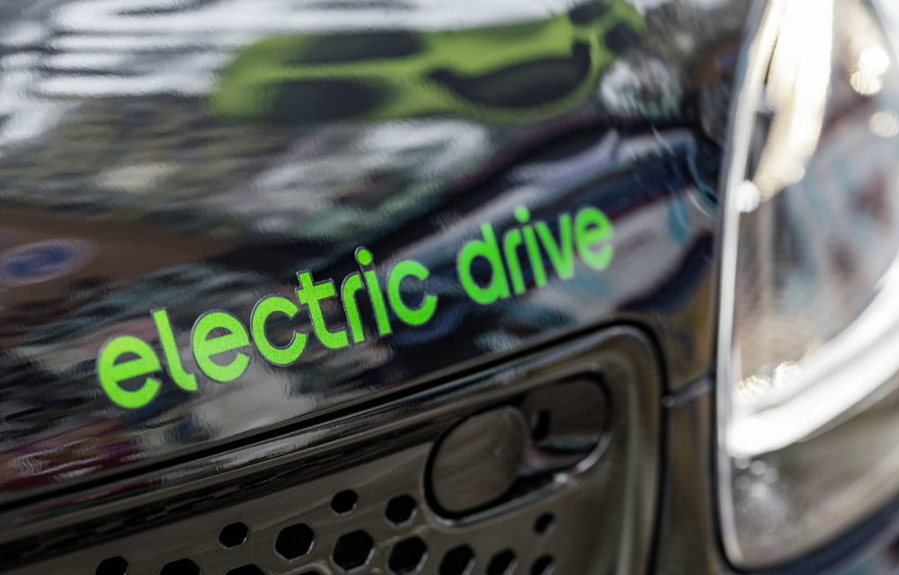 Smart începe ofensiva electrică și în România: Fortwo Electric Drive poate fi comandat începând cu 22.100 de euro - Poza 2