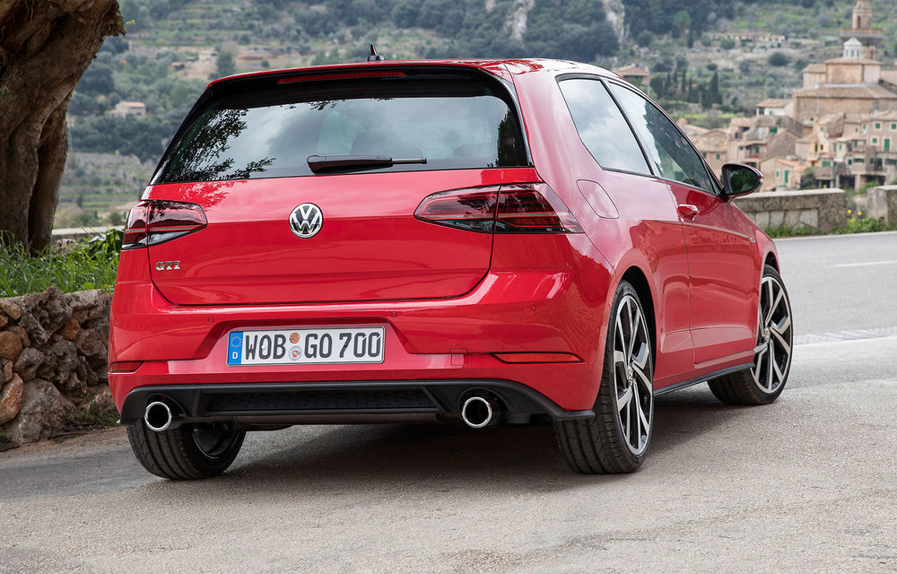 Volkswagen Golf 7 facelift a sosit: motor nou de 1.5 litri, recunoaștere a gesturilor și mai multă putere pentru GTI - Poza 2