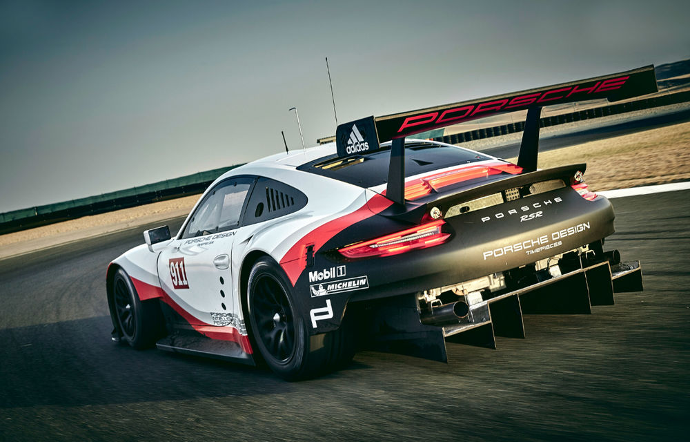 Porsche îşi ascute armele pentru Le Mans: Porsche 911 RSR are motor amplasat central de 4.0 litri şi 510 cai putere - Poza 2