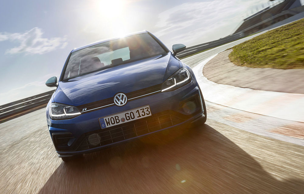 Volkswagen Golf R facelift: cel mai puternic Golf de serie are acum motor turbo de 2.0 litri de 310 cai putere - Poza 2