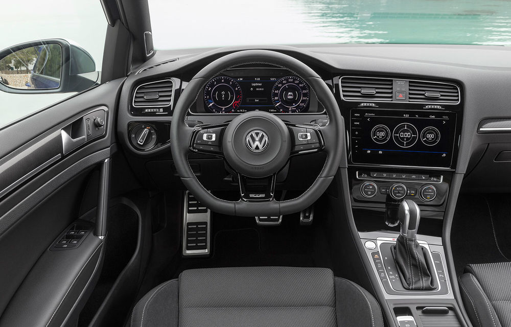 Volkswagen Golf R facelift: cel mai puternic Golf de serie are acum motor turbo de 2.0 litri de 310 cai putere - Poza 2