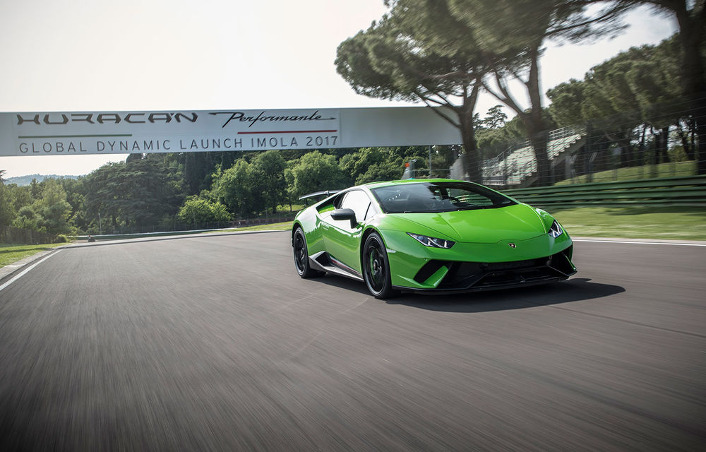 Lamborghini Huracan Performante: cel mai rapid model de serie al constructorului are 640 CP și ajunge la 100 km/h în 2.9 secunde (Update info și foto) - Poza 2