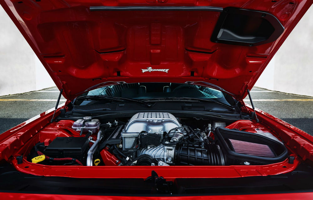 Până unde poate merge nebunia americanilor? Dodge Challenger SRT Demon este cea mai rapidă mașină din lume - Poza 2