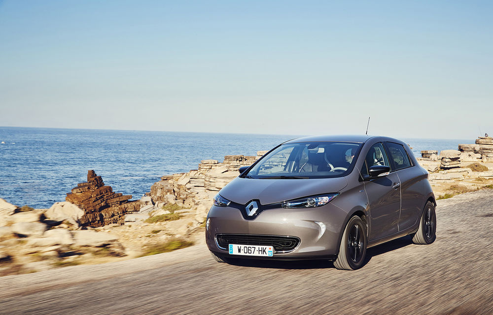 Renault Zoe, disponibil și în România cu motorul de 110 cai putere: noua versiune a mașinii electrice costă 35.000 de euro - Poza 2