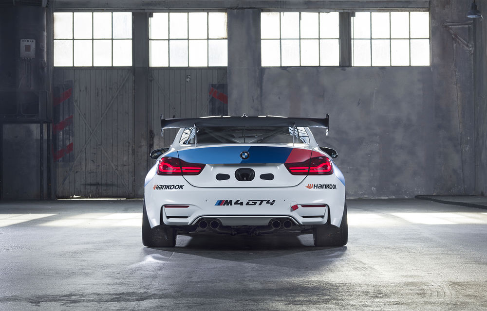 Cu poftă de circuit: BMW a dezvăluit noul M4 GT4, o variantă de competiție care costă 169.000 de euro - Poza 2