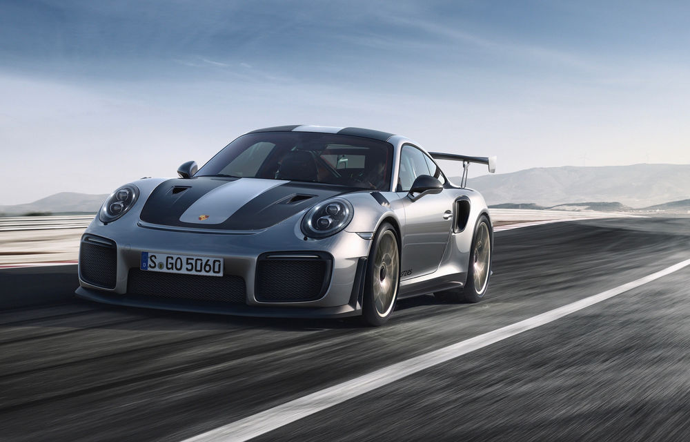 Cel mai puternic Porsche 911 din istorie: 911 GT2 RS vine cu 700 CP și 750 Nm - Poza 2