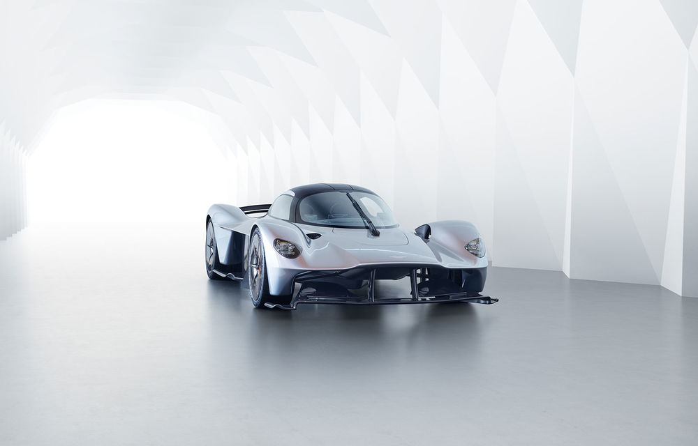 Interior extrem: Aston Martin a publicat primele imagini cu habitaclul lui Valkyrie - Poza 2