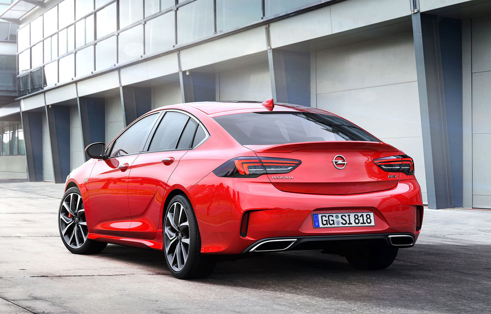 Prețuri pentru Opel Insignia GSi: versiunea pe benzină pleacă de la 32.900 de euro, iar dieselul este mai scump cu 1.100 de euro - Poza 2