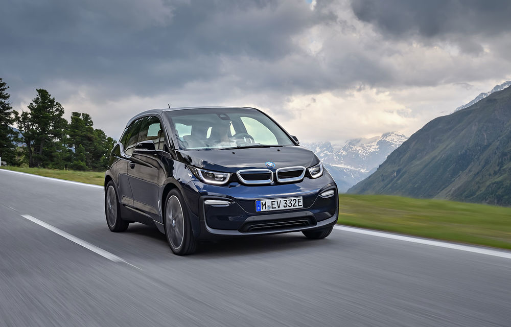 BMW i3 facelift și i3s, versiunea sportivă a electricului german, au debutat în România: prețurile pornesc de la 38.200 de euro cu TVA - Poza 2