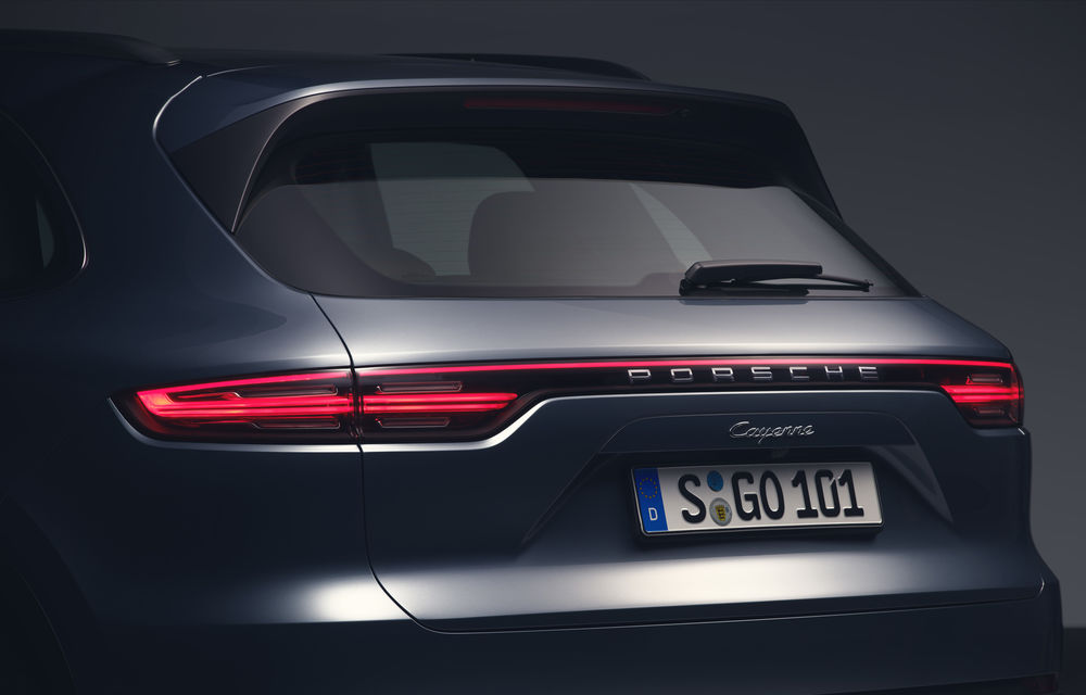 Noua generație Porsche Cayenne a ieșit la lumină: doar motoare pe benzină și interiorul lui Panamera - Poza 2