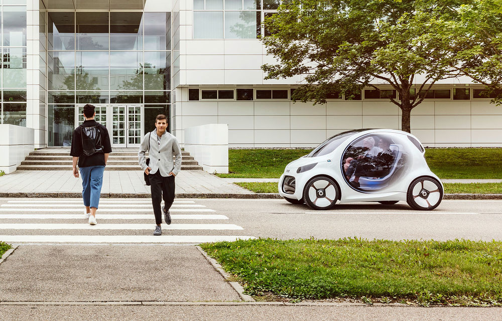Smart Vision EQ Fortwo: concept electric și autonom fără volan și pedale pentru servicii de car-sharing - Poza 2