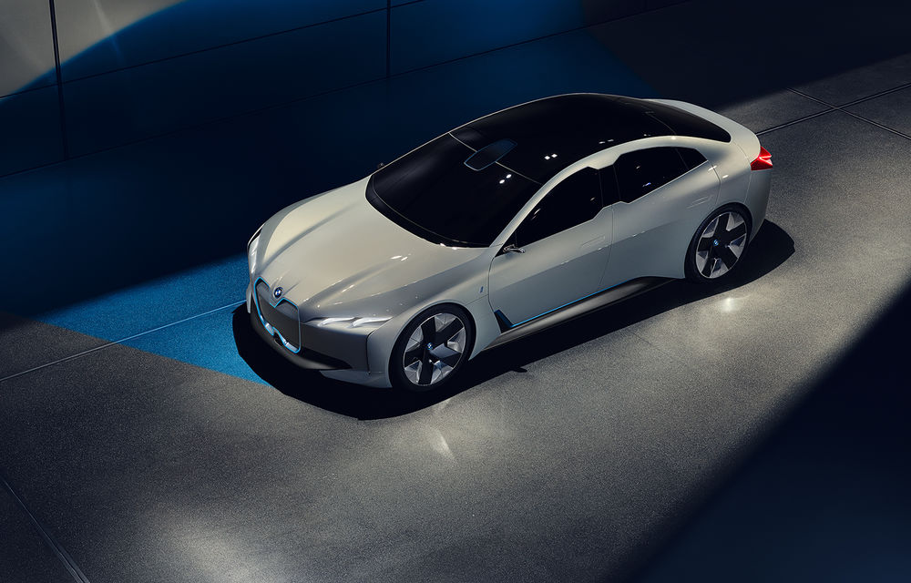 BMW i Vision Dynamics: conceptul electric cu autonomie de 600 de kilometri anticipează lansarea noului BMW i5 - Poza 2