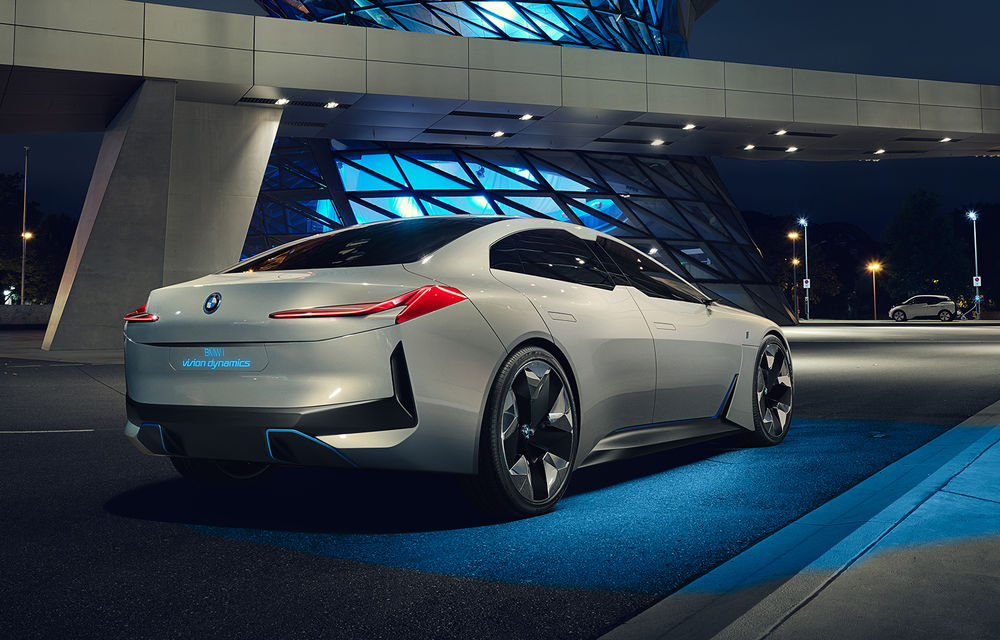 BMW i Vision Dynamics: conceptul electric cu autonomie de 600 de kilometri anticipează lansarea noului BMW i5 - Poza 2