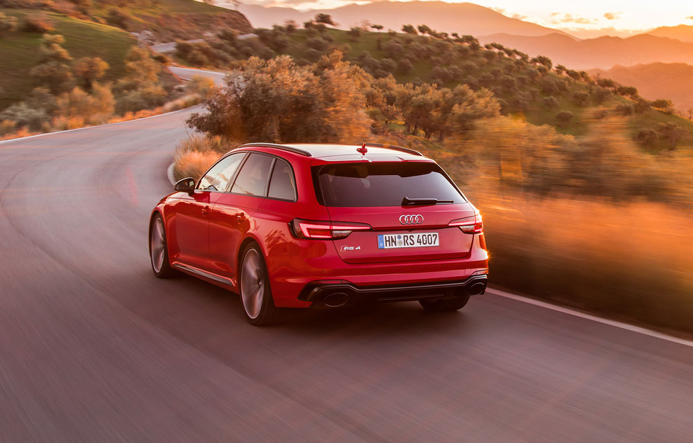 Audi lansează RS4 Avant: break-ul are un V6 biturbo de 450 de cai și face 0-100 km/h în 4.1 secunde - Poza 2