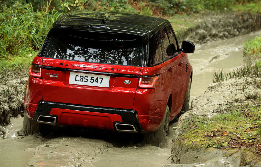 Range Rover Sport facelift: primul plug-in hybrid din istoria Land Rover are 400 CP, iar versiunea de top SVR ajunge la 575 CP - Poza 2