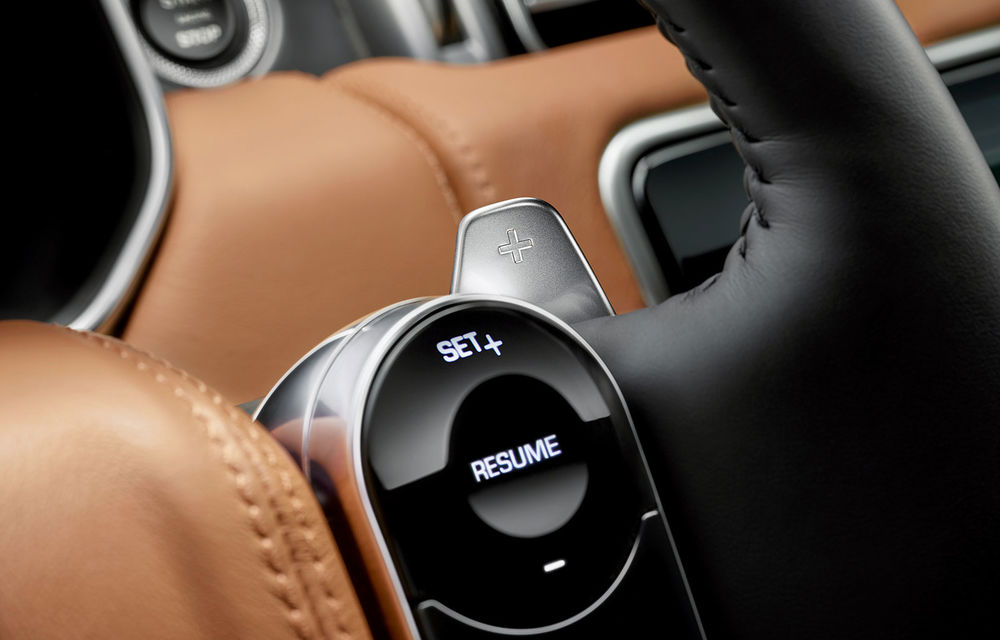 Range Rover facelift: apare o versiune hibridă plug-in, iar interiorul se inspiră masiv de la Velar - Poza 2