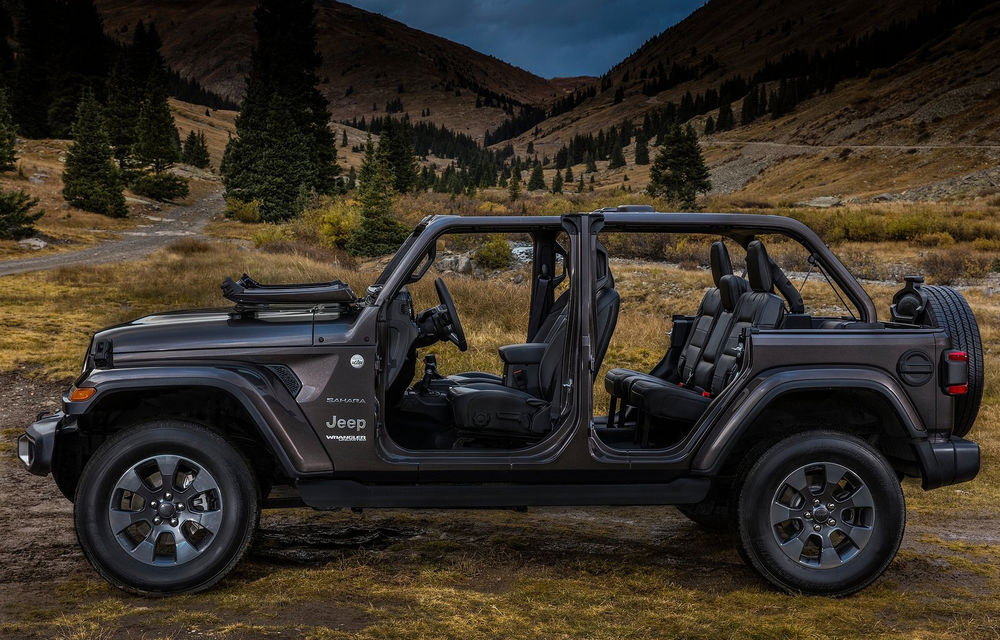 Primele imagini cu interiorul noii generații Jeep Wrangler: modelul debutează oficial în 29 noiembrie - Poza 2