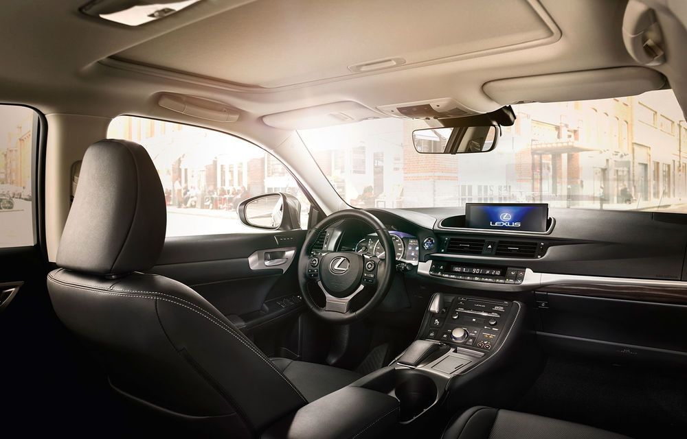 Lexus CT 200h facelift: hibridul japonez primește îmbunătățiri de design și sisteme de siguranță - Poza 2
