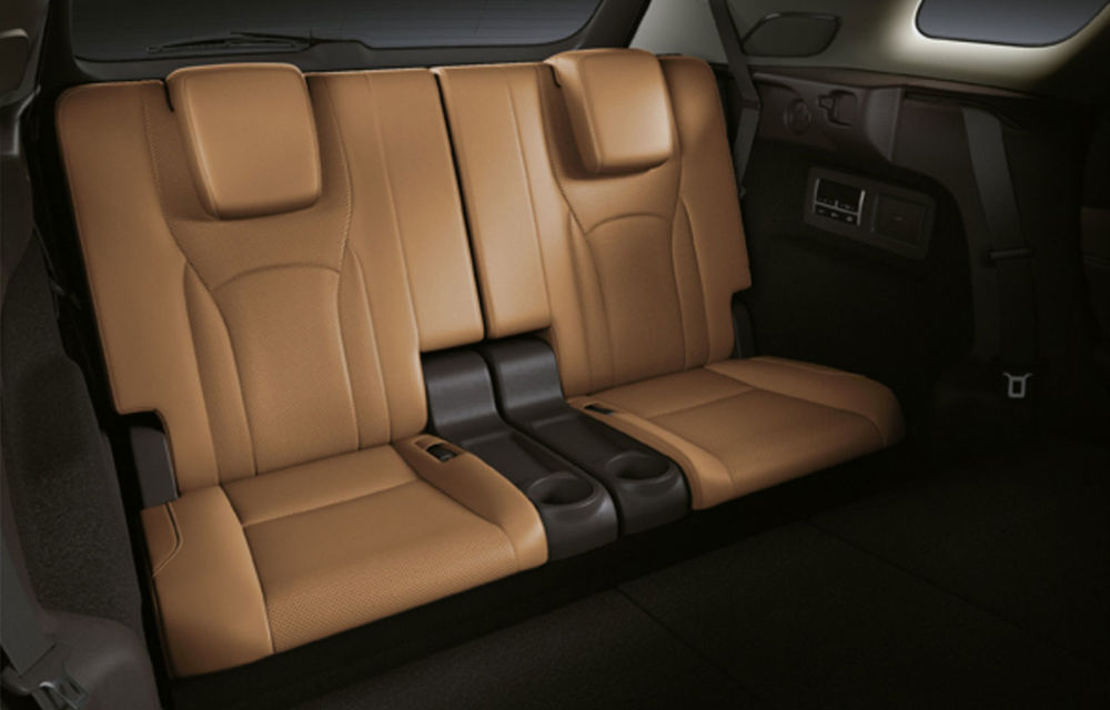 Monovolexus: SUV-ul Lexus RX oferă de acum și o versiune cu 7 locuri - Poza 2