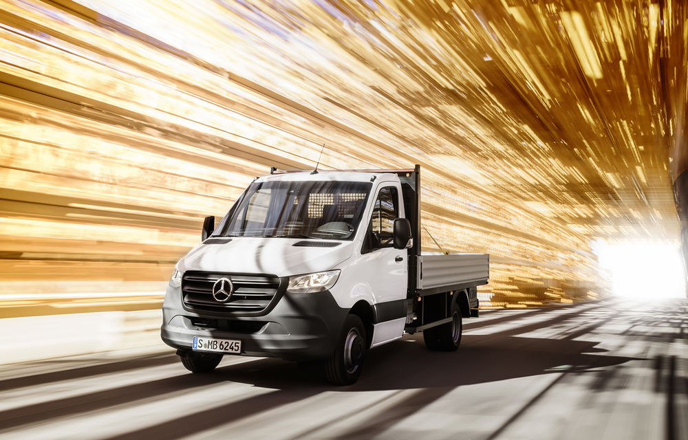 Noua generație Mercedes-Benz Sprinter: nemții introduc o variantă cu tracțiune față și tehnologii de ultimă de generație - Poza 2