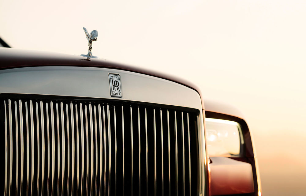 Primele exemplare Rolls-Royce Cullinan au pășit pe poarta uzinei constructorului britanic: cel mai scump SUV din lume are un V12 cu 571 CP - Poza 2
