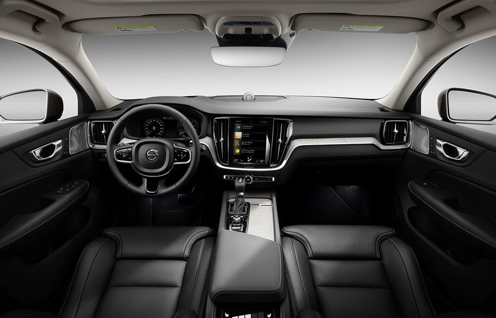 Volvo V60 se prezintă oficial: al doilea break al gamei moderne Volvo oferă două motorizări hibride plug-in - Poza 2