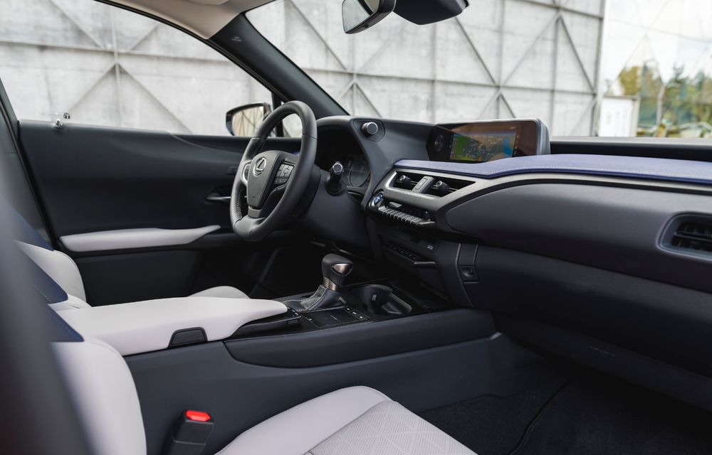 Lexus UX: noul SUV japonez are versiune hibridă de 176 de cai putere cu tracțiune integrală - Poza 2