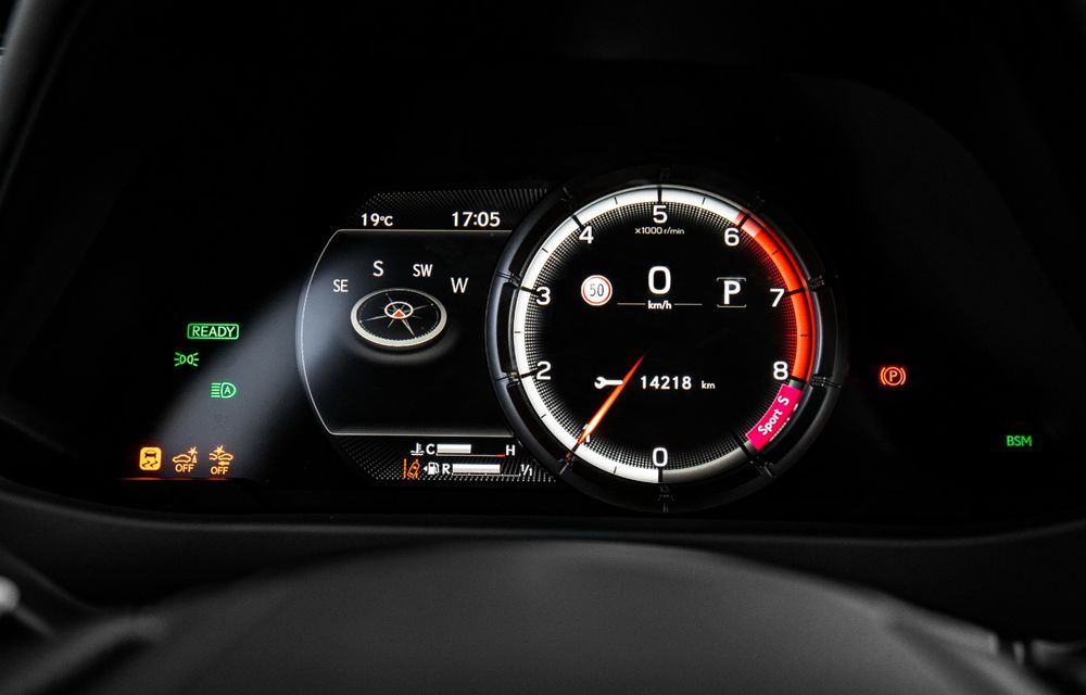 Lexus UX este disponibil și în România: start de la 35.500 de euro pentru cel mai nou SUV compact premium lansat pe piață - Poza 2