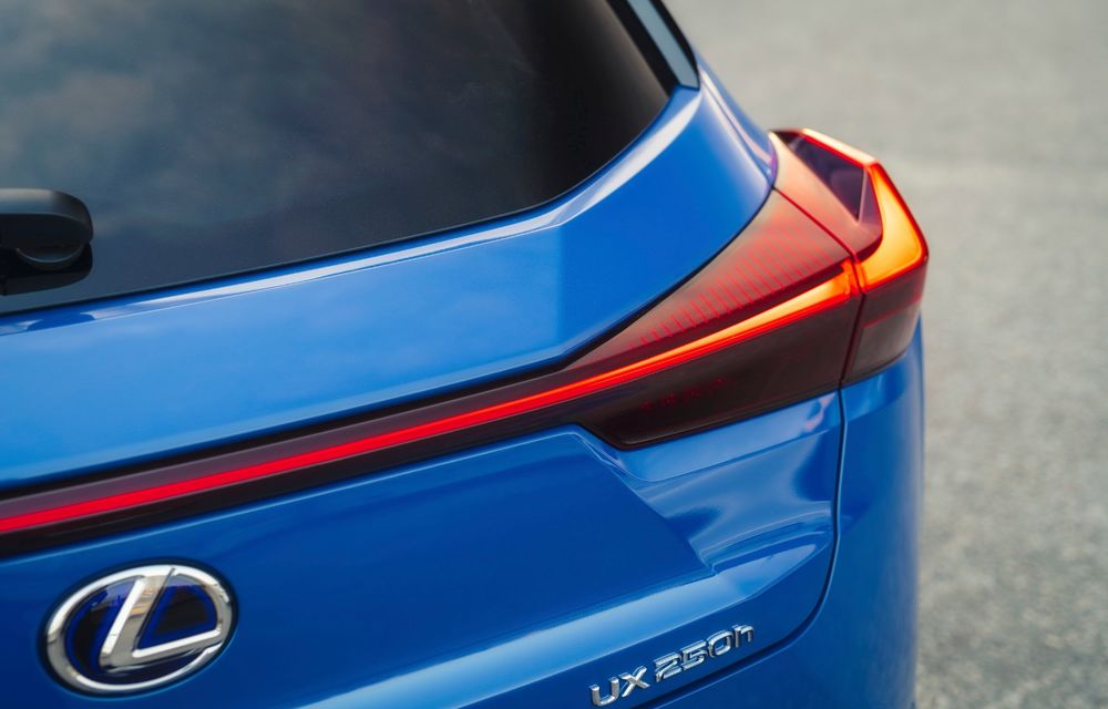 Lexus UX este disponibil și în România: start de la 35.500 de euro pentru cel mai nou SUV compact premium lansat pe piață - Poza 2