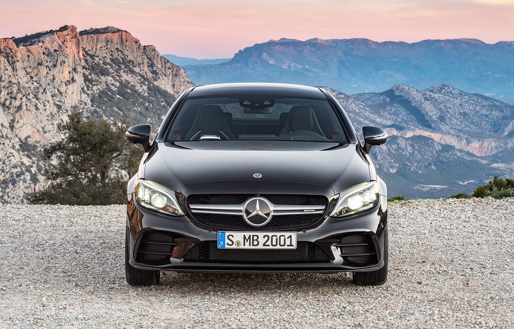 Mercedes-Benz Clasa C Coupe și Clasa C Cabrio facelift: modificări exterioare minore, sistem micro-hibrid și versiuni AMG cu 390 CP - Poza 2