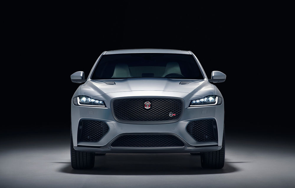 Jaguar F-Pace SVR: SUV-ul de performanță are un V8 de 5.0 litri cu 550 de cai putere - Poza 2