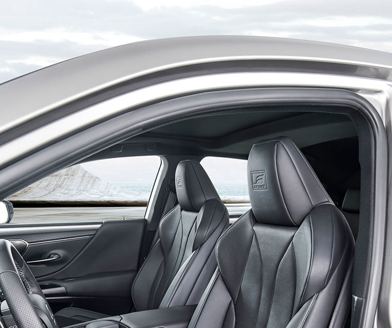 Lexus a prezentat noua generație ES: dimensiuni mai mari, o platformă nouă și o versiune F Sport - Poza 2