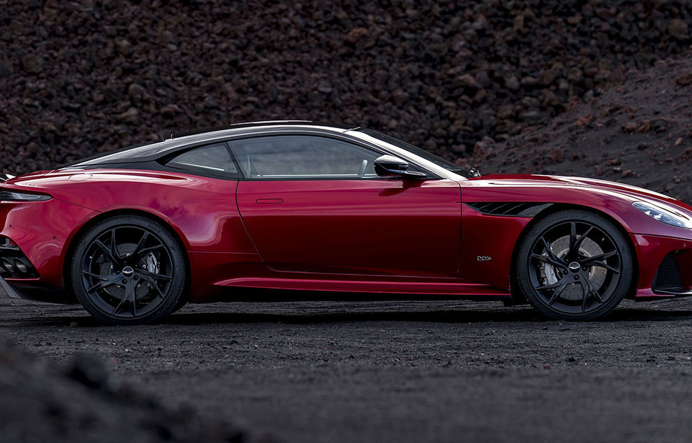 Cel mai puternic și performant Aston Martin e aici: DBS Superleggera vine cu 725 CP și face 0-100 km/h în 3.4 secunde - Poza 2