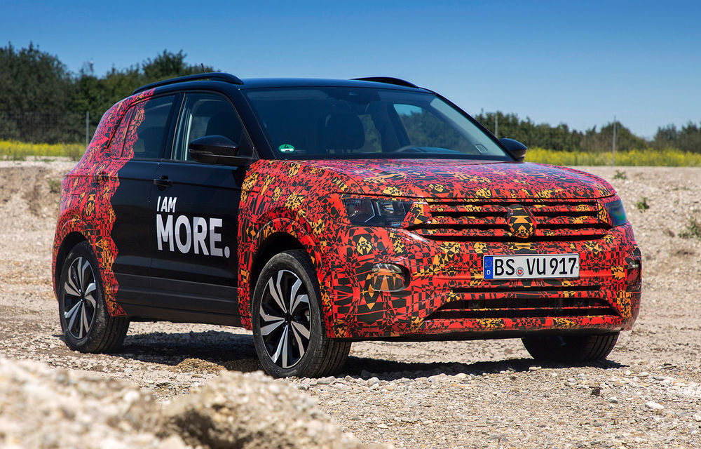 SUV-ul Volkswagen T-Cross va fi prezentat în 25 octombrie: portbagaj de 455 de litri și motorizări preluate din gama Polo - Poza 2