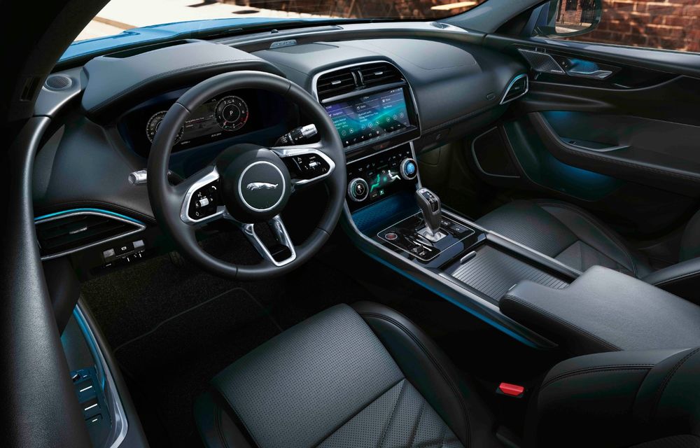 Jaguar XE facelift: sedanul primește elemente de design mai sportive și tehnologii noi - Poza 2
