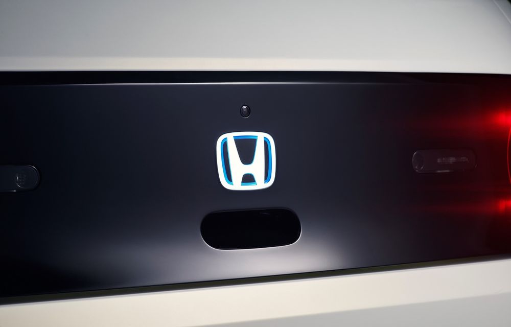 Update foto: Honda E Prototype, versiunea de pre-serie a primului model electric din gama niponilor: tablou de bord complet digital și autonomie de până la 200 de kilometri - Poza 2