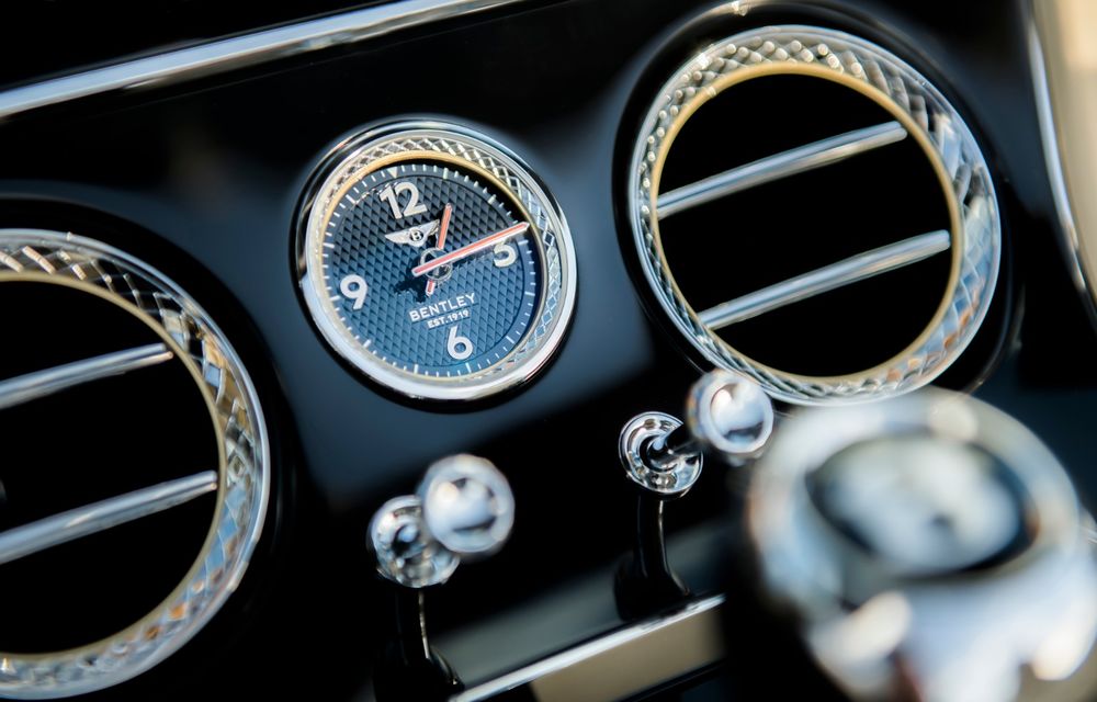 Bentley prezintă noile Continental GT V8 și Continental GT V8 Cabrio: 550 de cai putere și 770 Nm - Poza 2