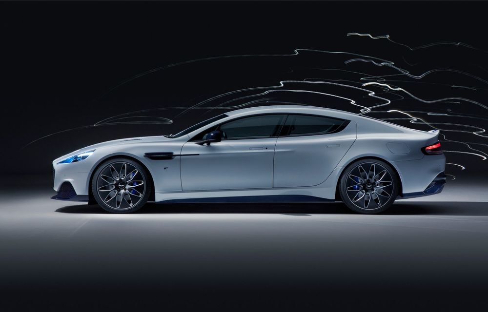 Primul Aston Martin electric este aici: Rapide E are două motoare electrice, 610 cai și 950 Nm: autonomie de 320 de kilometri și producție limitată la 155 de exemplare - Poza 2