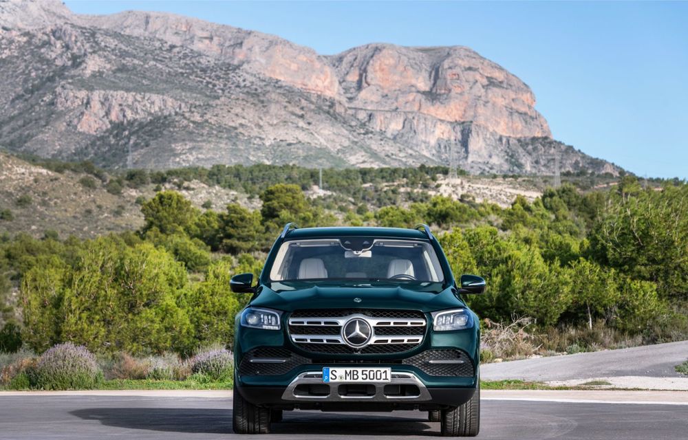 Mercedes-Benz a prezentat noua generație GLS: design îmbunătățit, versiune cu șase locuri și motorizări pe benzină cu sistem mild-hybrid - Poza 2
