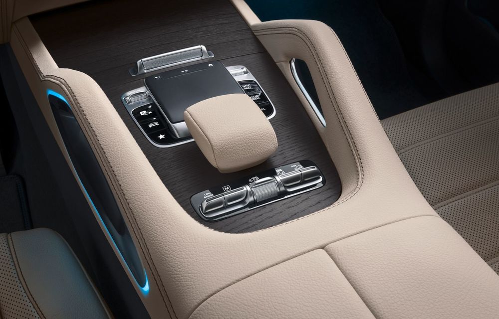 Mercedes-Benz a prezentat noua generație GLS: design îmbunătățit, versiune cu șase locuri și motorizări pe benzină cu sistem mild-hybrid - Poza 2