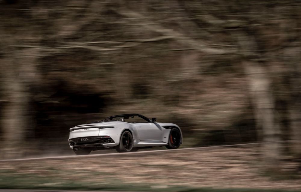 Aston Martin prezintă DBS Superleggera Volante: cel mai puternic și rapid cabrio din istoria britanicilor are un motor V12 de 725 CP și face 0-100 km/h în 3.6 secunde - Poza 2