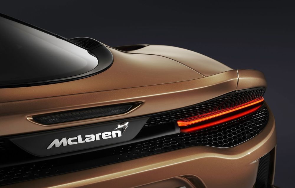 McLaren GT, poze și detalii oficiale: Grand Tourer-ul din gama britanicilor oferă 620 CP și un volum total pentru bagaje de 570 litri - Poza 2
