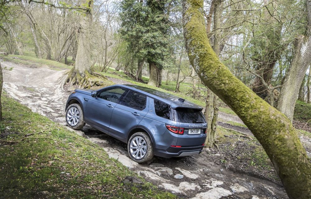 Land Rover a prezentat Discovery Sport facelift: mici modificări estetice, tehnologii noi și motorizări mild-hybrid - Poza 2