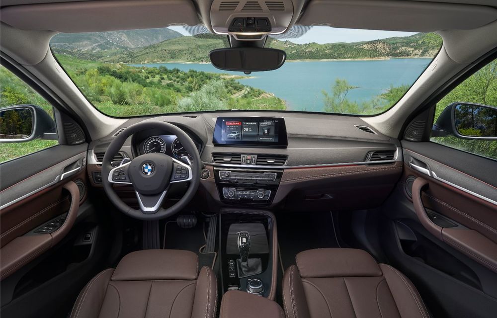 BMW X1 primește o serie de îmbunătățiri: design modificat, tehnologii noi și o versiune plug-in hybrid - Poza 2
