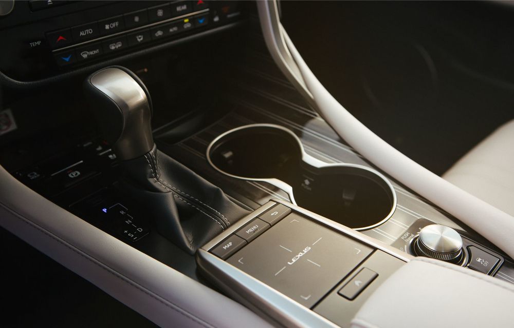 Lexus RX facelift, poze și detalii oficiale: modificări estetice minore și comportament dinamic îmbunătățit - Poza 2