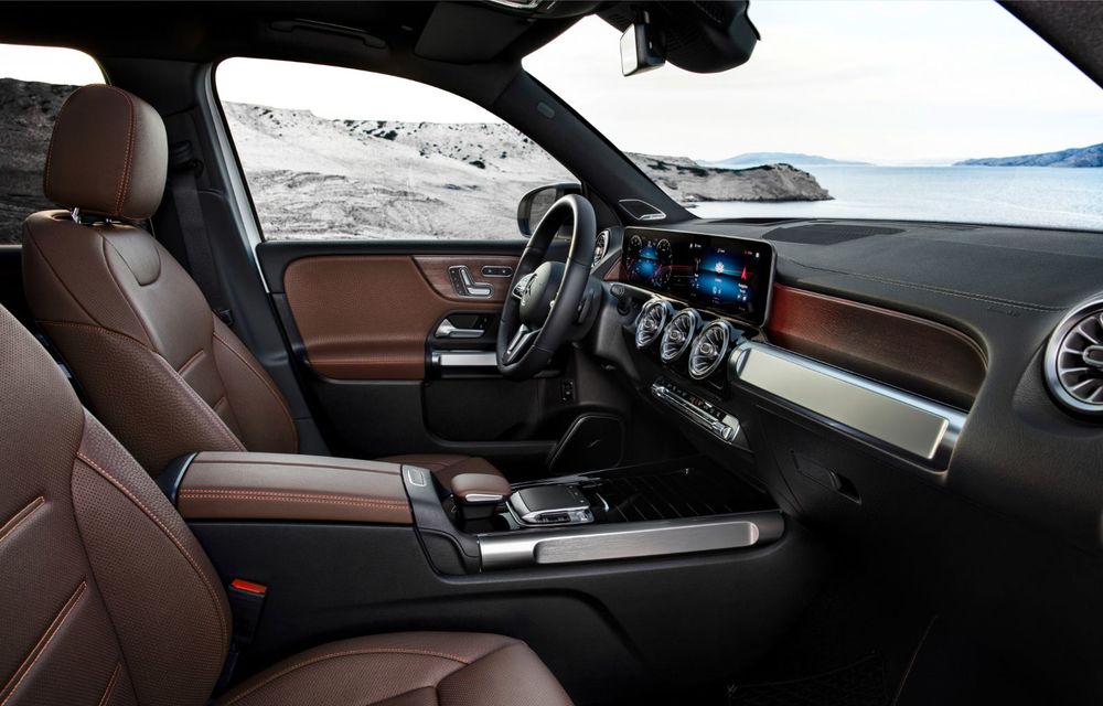 Mercedes-Benz GLB, poze și detalii oficiale: noul SUV compact preia motorizările lui Clasa A și poate fi comandat și în versiune cu 7 locuri - Poza 2